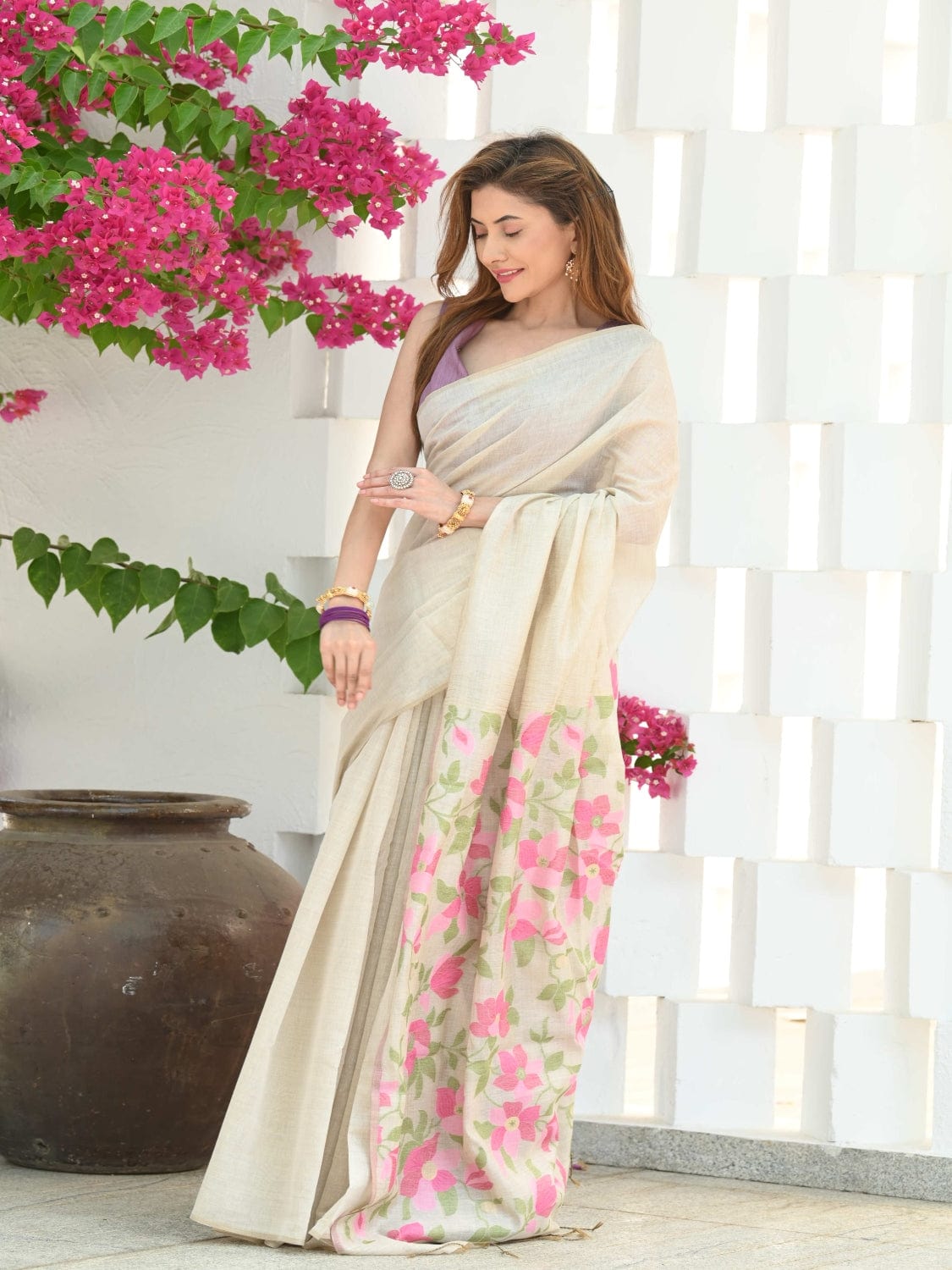 Cream and Pink Dhakai Jamdani Cotton Viscose Saree with Floral Pallu Design dj0121