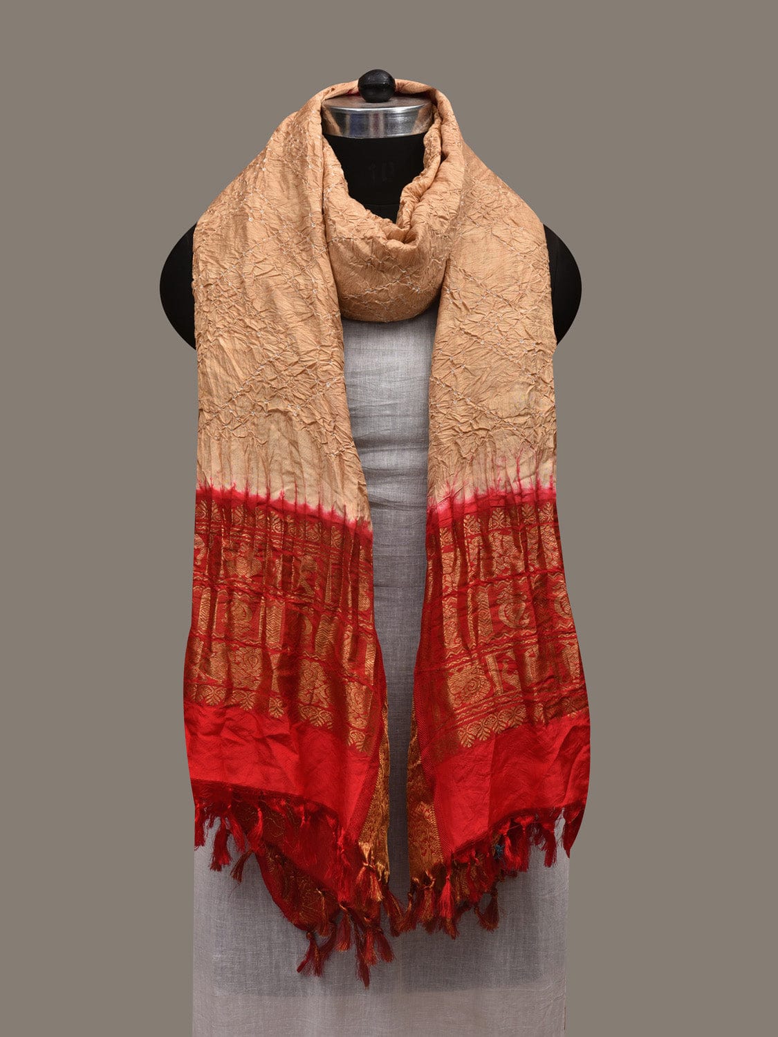 Cream and Red Bandhani Kanchipuram Silk Handloom Dupatta with Border Design ds2949