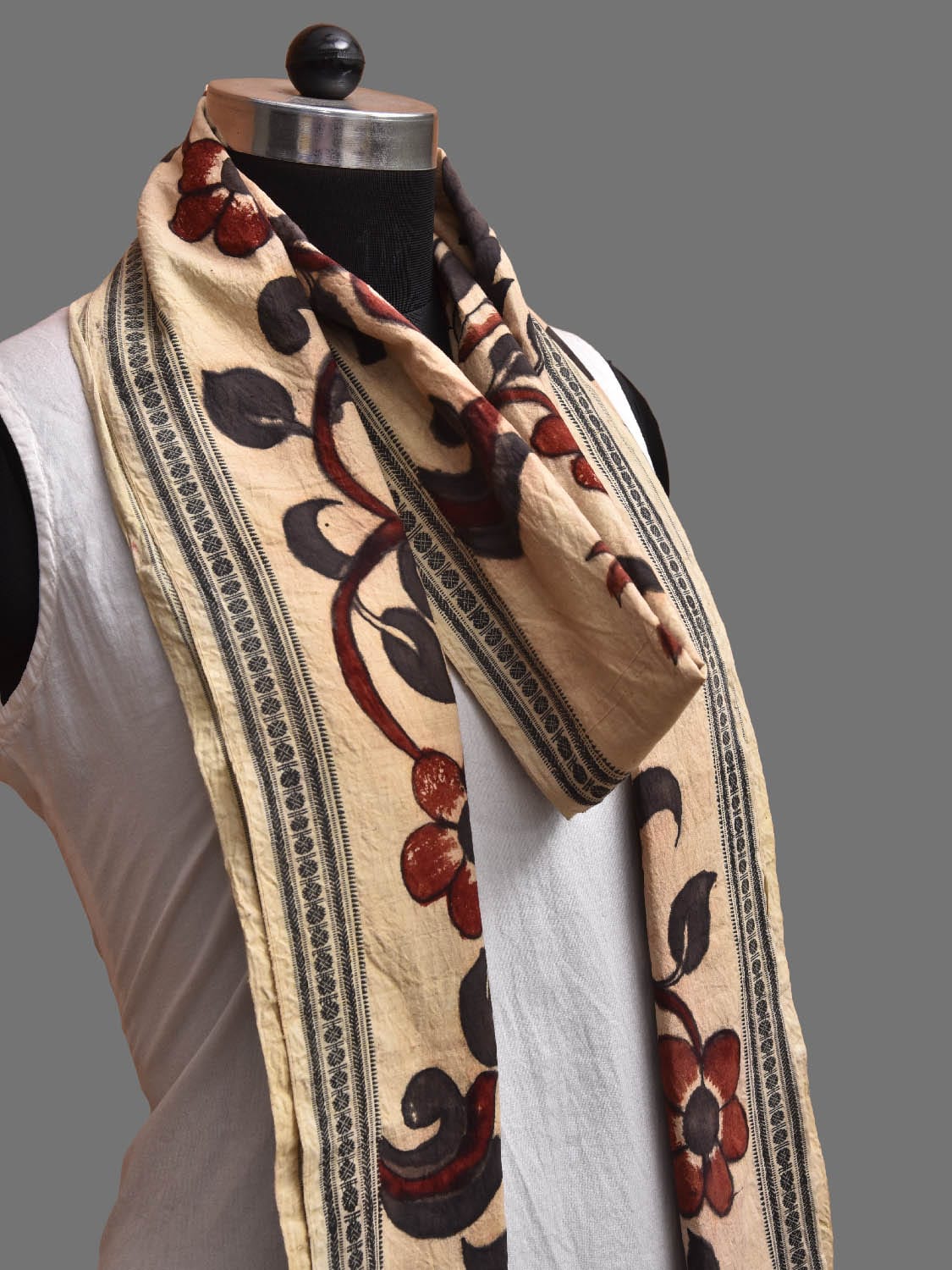 Cream and Red Kalamkari Hand Painted Cotton Handloom Dupatta with Floral Design ds3878