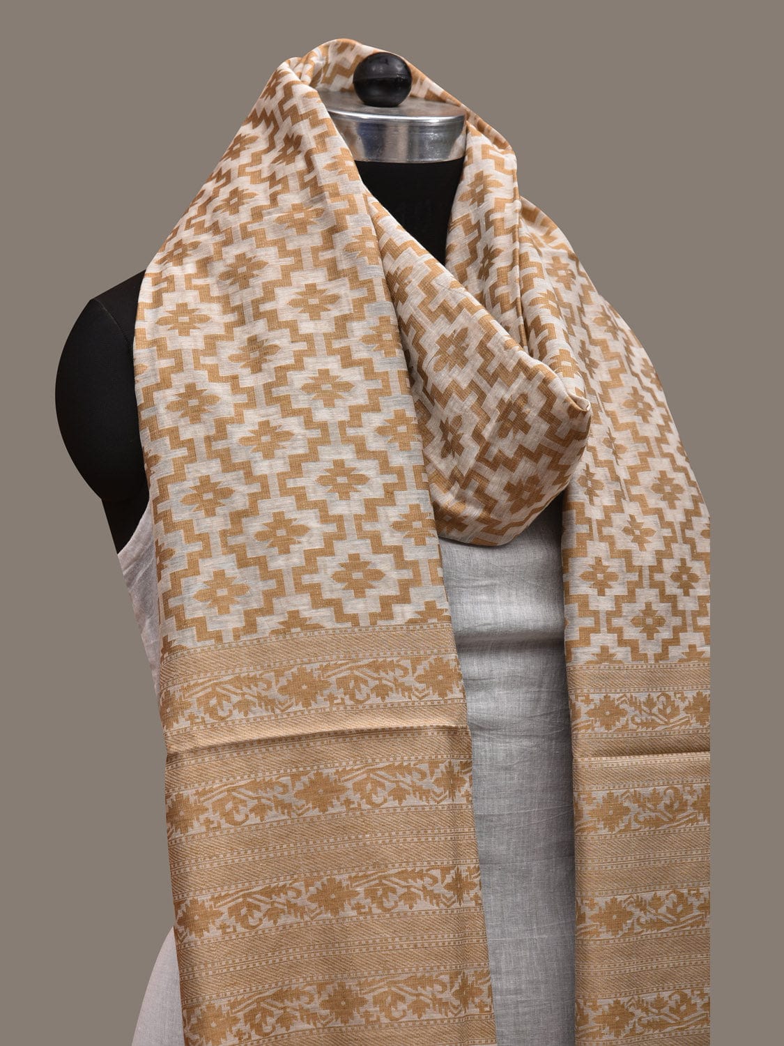 Cream Banaras Silk Handloom Dupatta with Grill Design ds2897