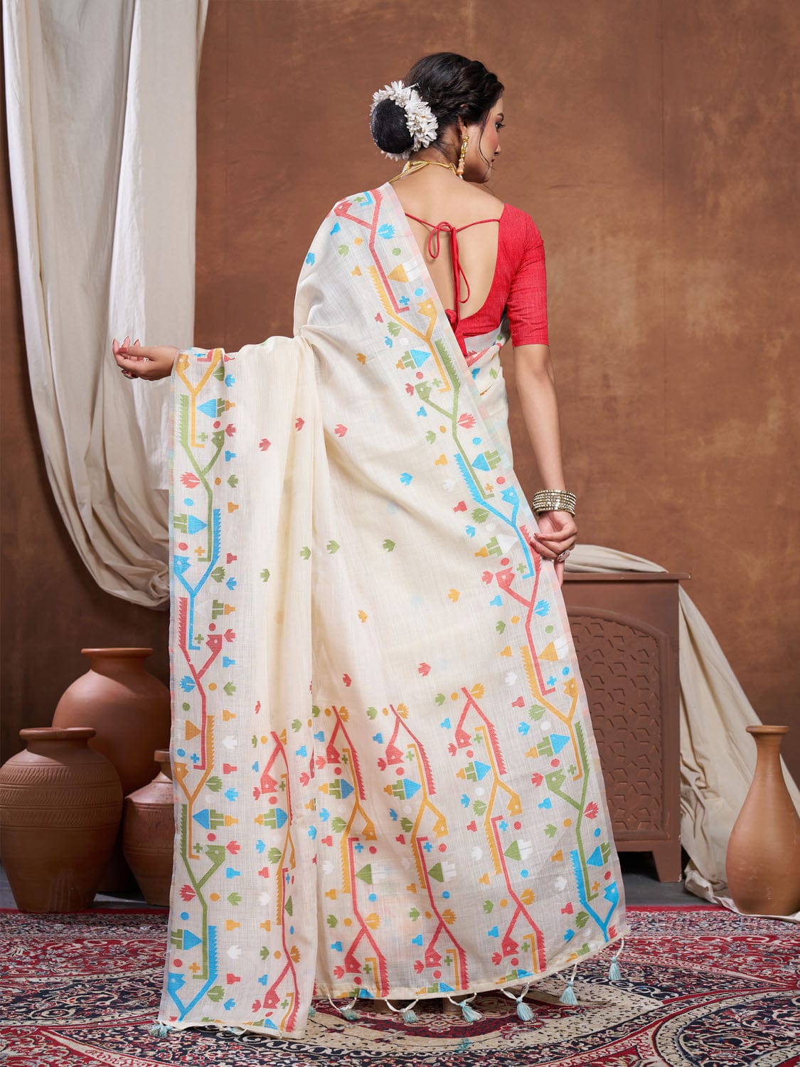Cream Dhakai Jamdani Cotton Viscose Saree with Geometric Border and Pallu Design dj0100