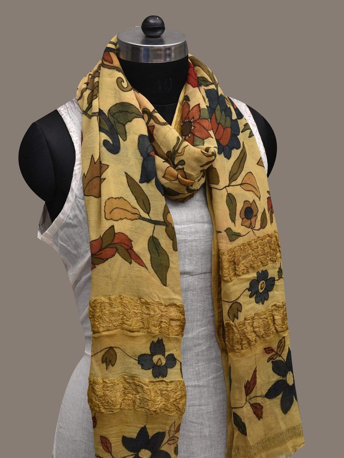 Cream Kalamkari Hand Painted Chiffon Dupatta with Floral and Peacock Design ds2545