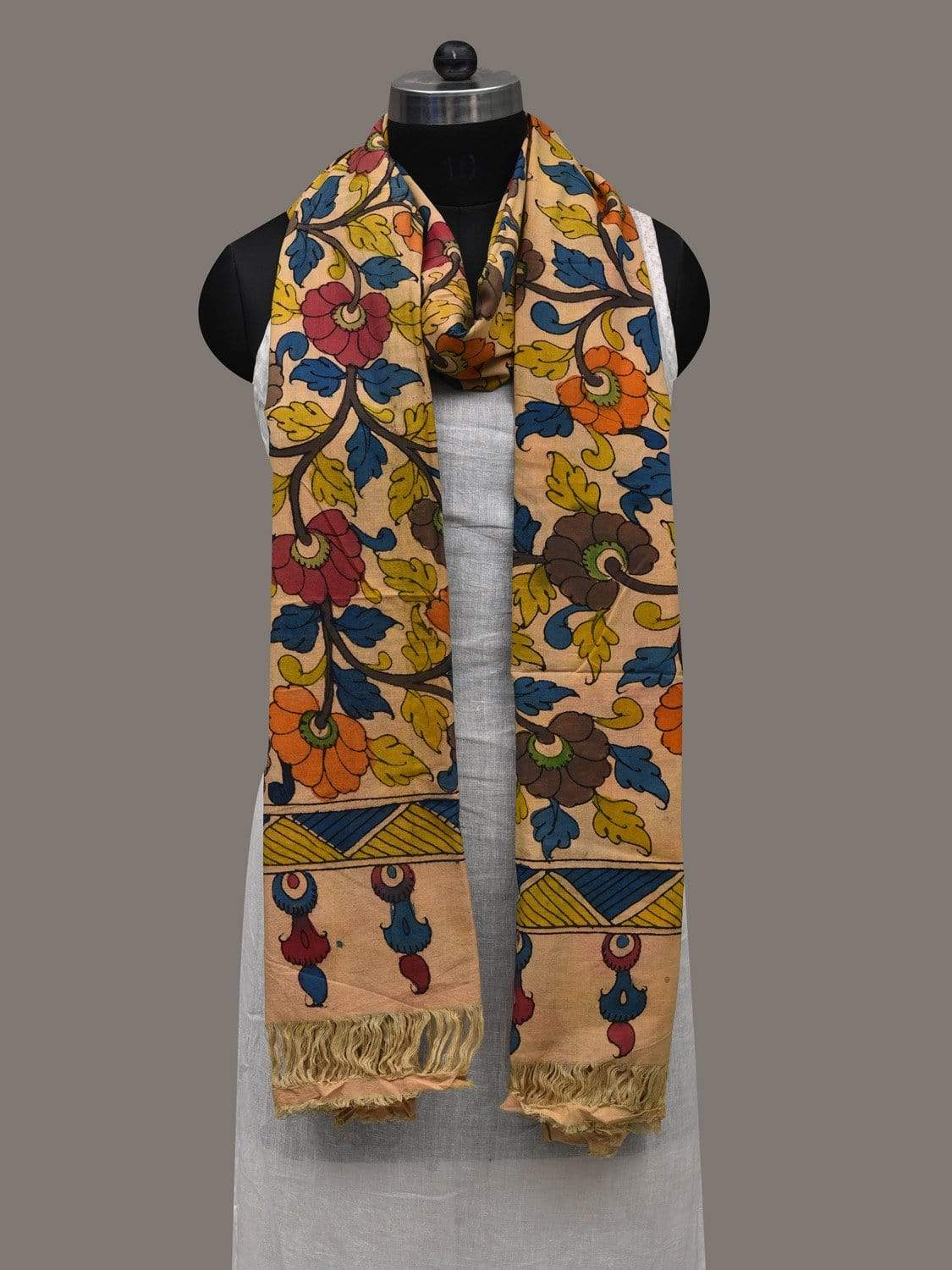 Cream Kalamkari Hand Painted Cotton Handloom Dupatta with Floral Design ds2517