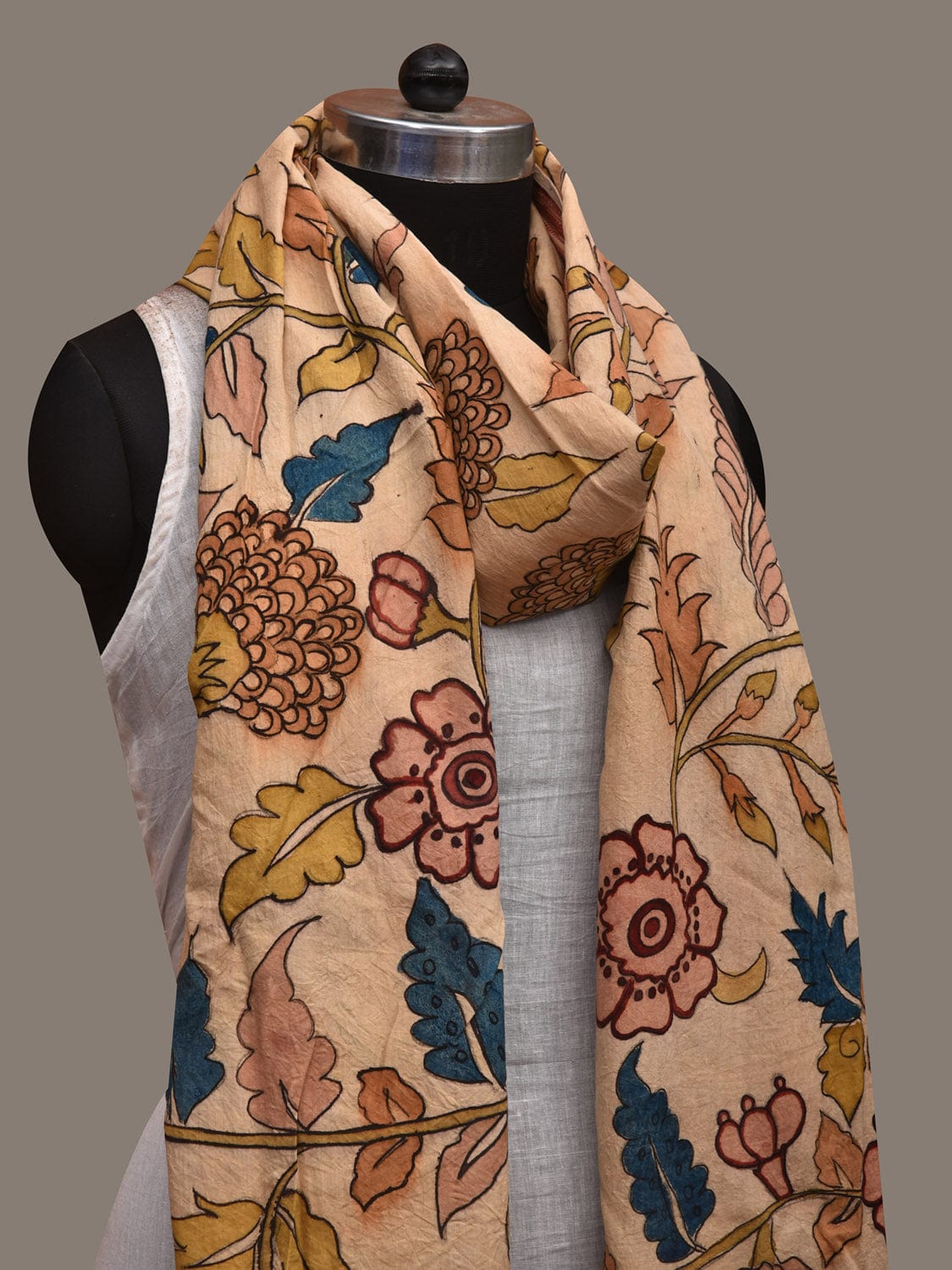 Cream Kalamkari Hand Painted Cotton Handloom Dupatta with Floral Design ds2989