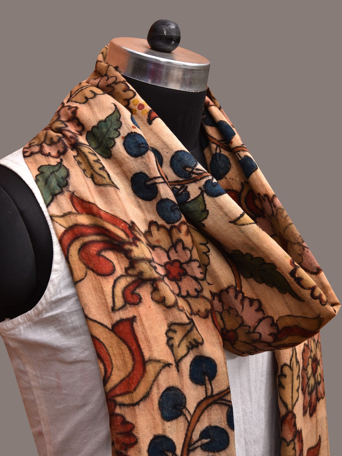 Cream Kalamkari Hand Painted Cotton Handloom Dupatta with Floral Design ds3610