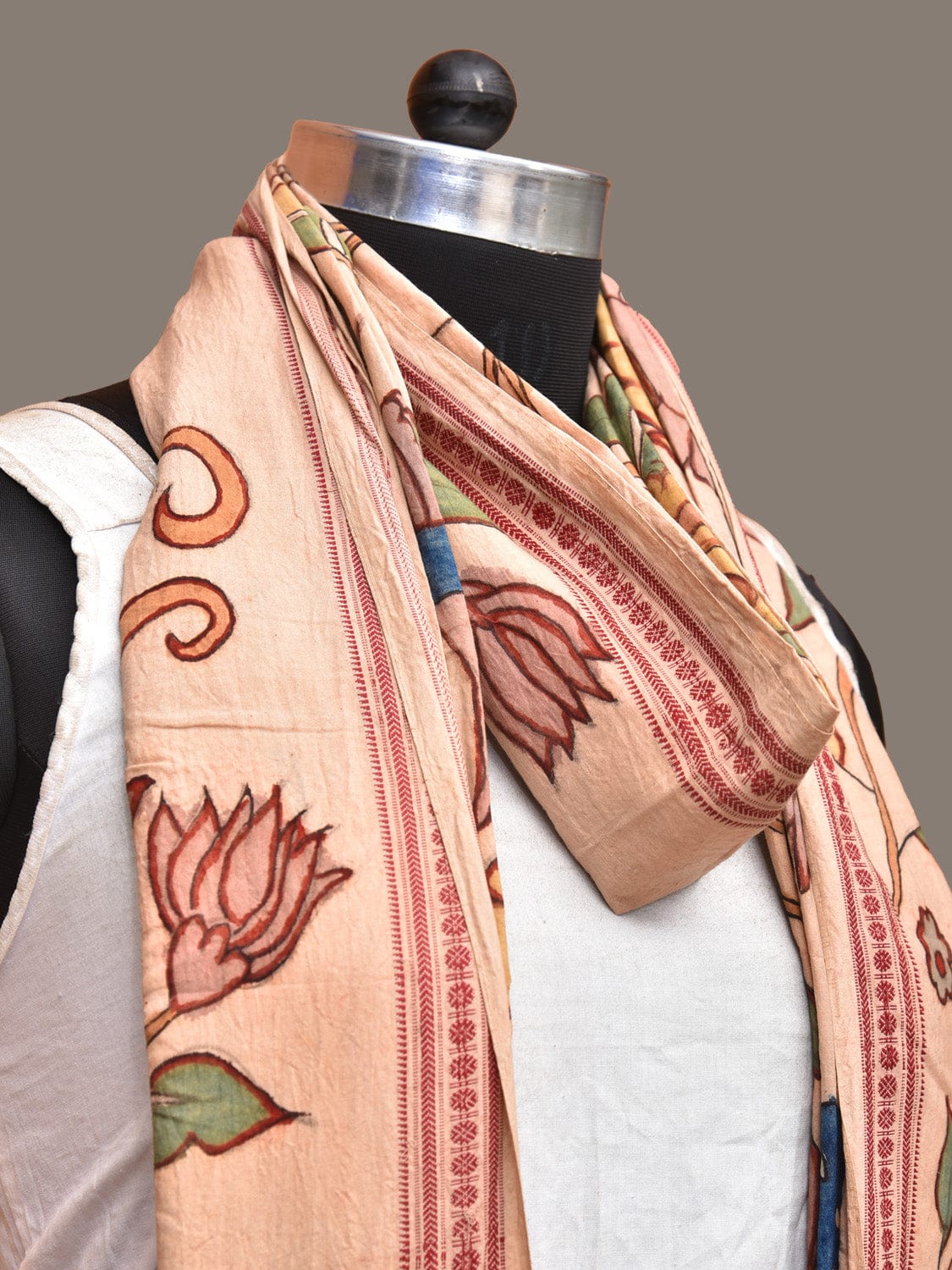 Cream Kalamkari Hand Painted Cotton Handloom Dupatta with Peacocks and Floral Design ds3275