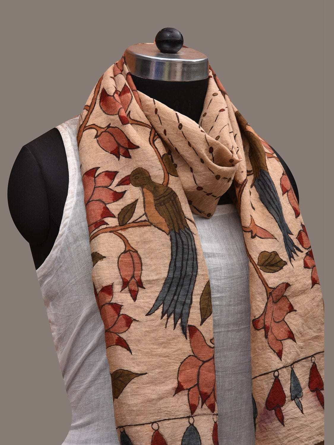 Cream Kalamkari Hand Painted Cotton Handloom Stole with Birds and Lotus Design ds2805