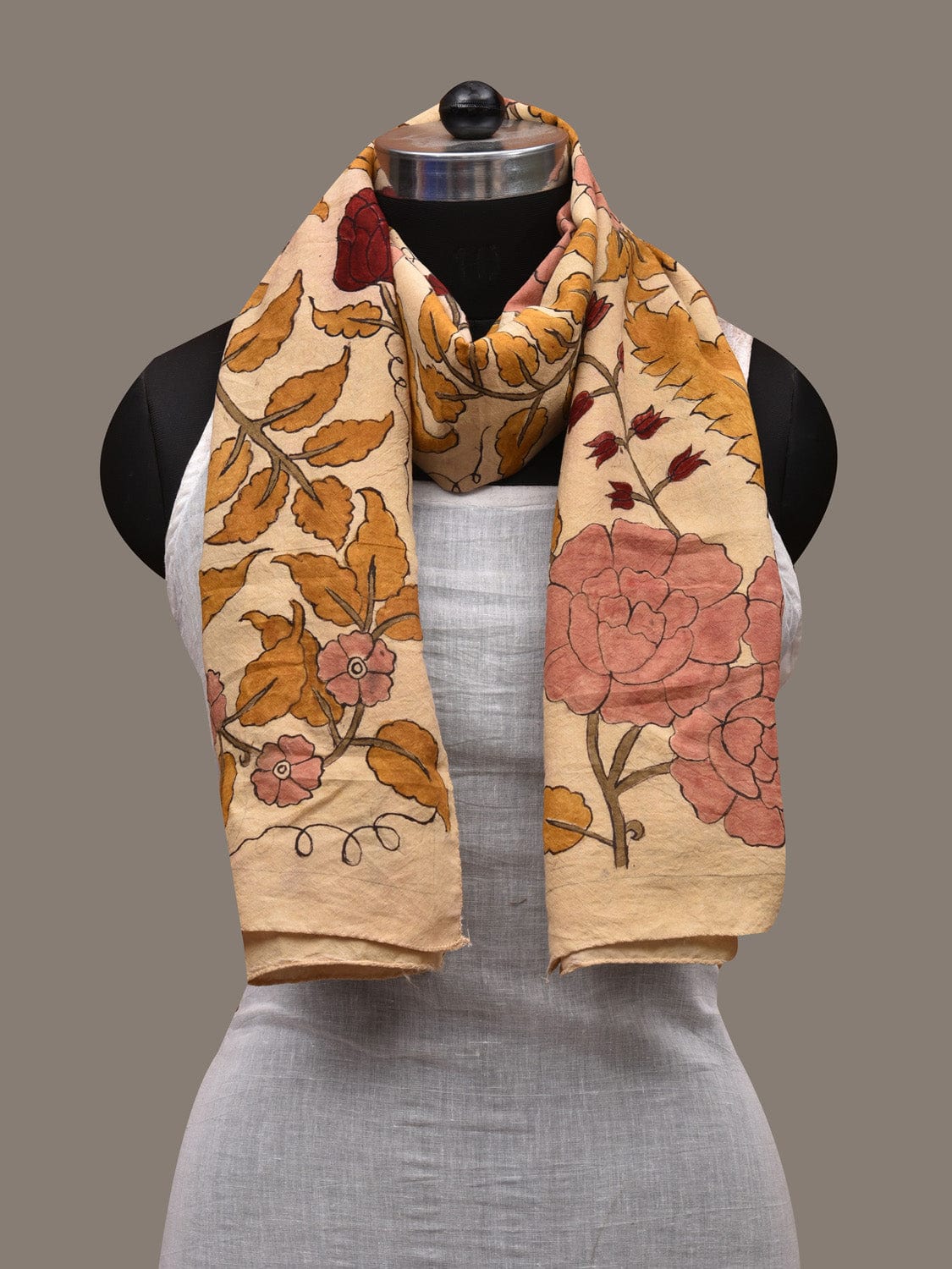 Cream Kalamkari Hand Painted Cotton Handloom Stole with Floral Design ds2764