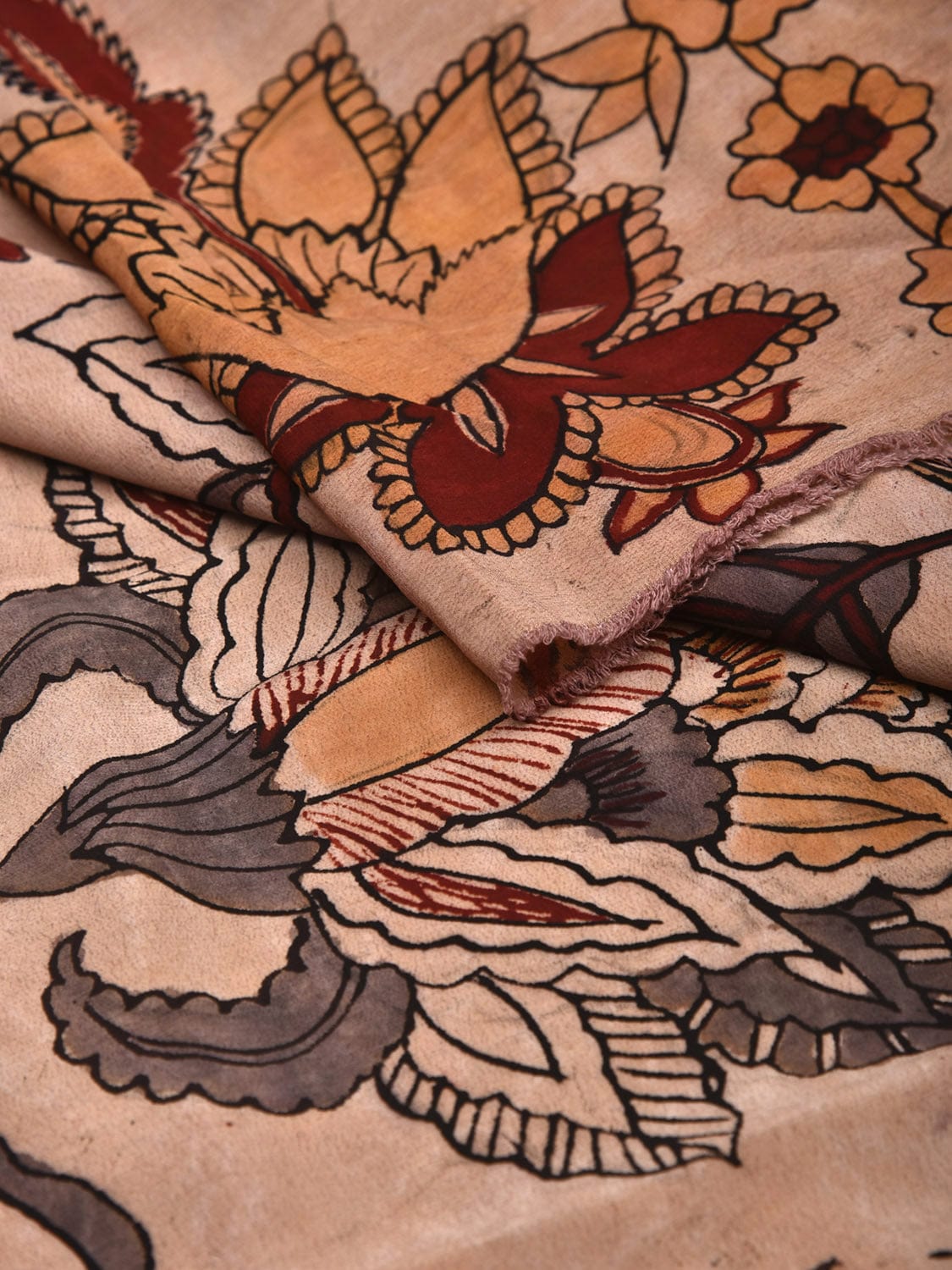 Cream Kalamkari Hand Painted Heavy Crepe Handloom 6mts Fabric with Exotic Flowers Design f0206