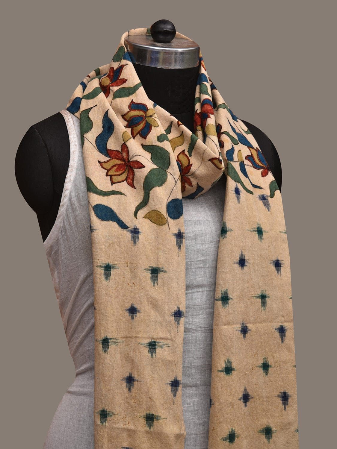 Cream Kalamkari Hand Painted Ikat Cotton Handloom Stole with Floral Design ds3010