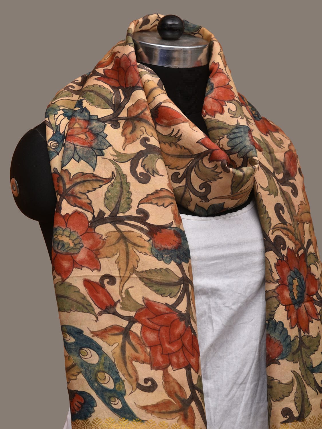 Cream Kalamkari Hand Painted Kanchipuram Silk Handloom Dupatta with Floral and Peacocks Design ds3124