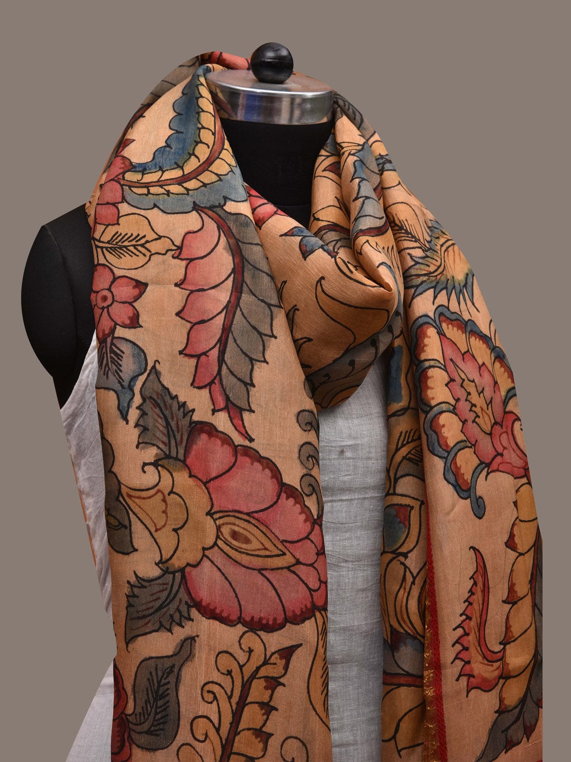 Cream Kalamkari Hand Painted Kanchipuram Silk Handloom Dupatta with Floral Design ds2747