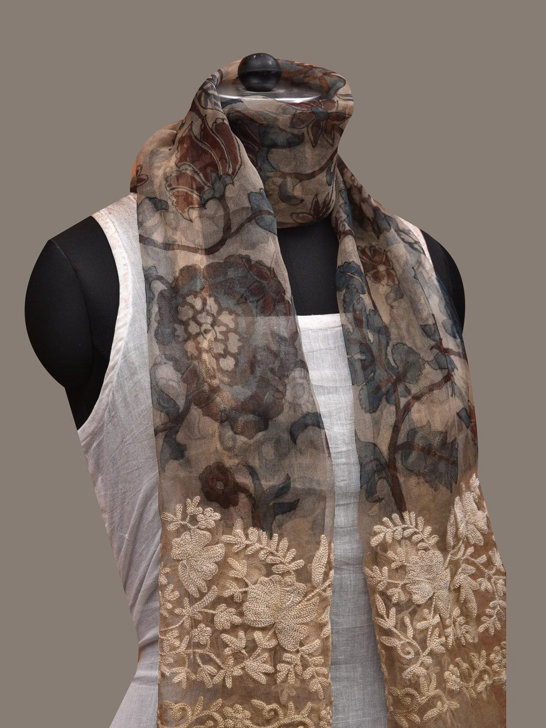 Cream Kalamkari Hand Painted Organza Silk Stole with Floral and Embroidary Design ds2894