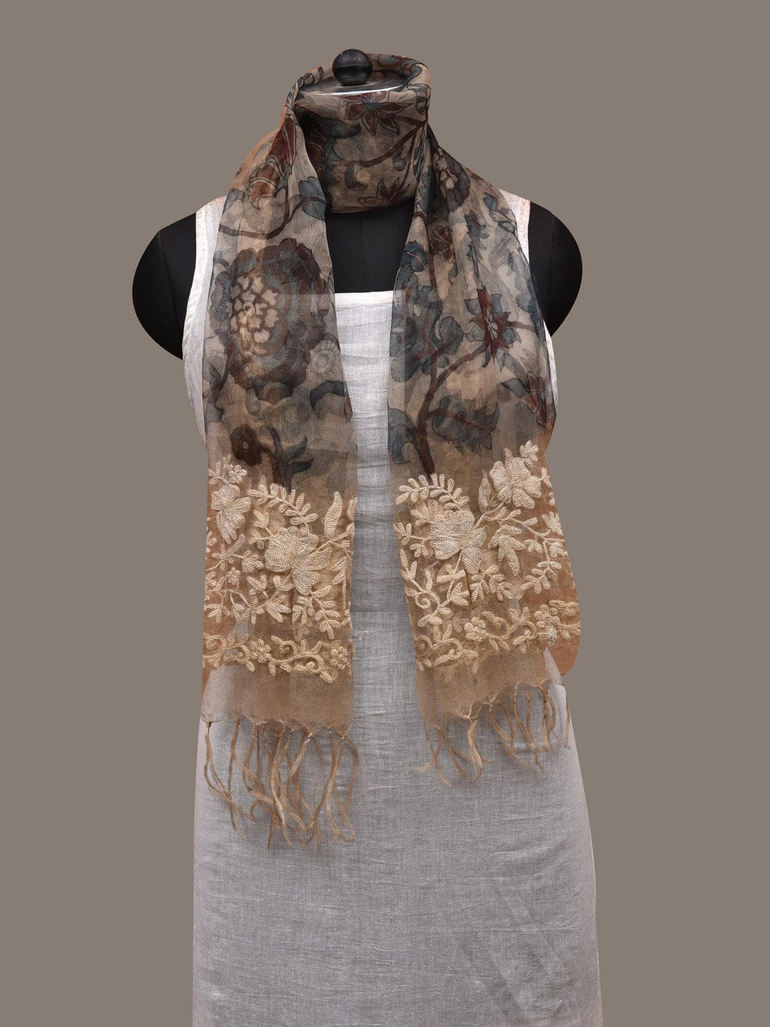 Cream Kalamkari Hand Painted Organza Silk Stole with Floral and Embroidary Design ds2894