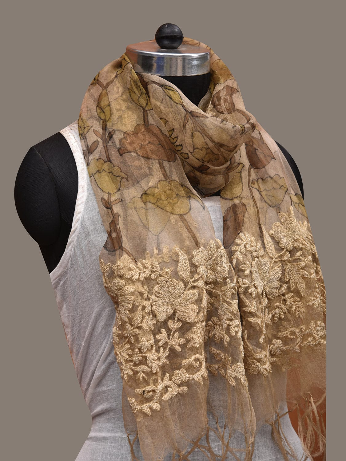 Cream Kalamkari Hand Painted Organza Silk Stole with Floral and Embroidary Design ds2896