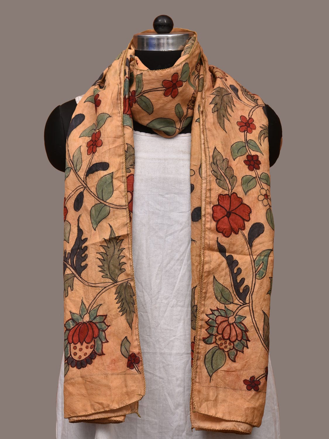 Cream Kalamkari Hand Painted Sico Handloom Stole with Floral Design ds3205