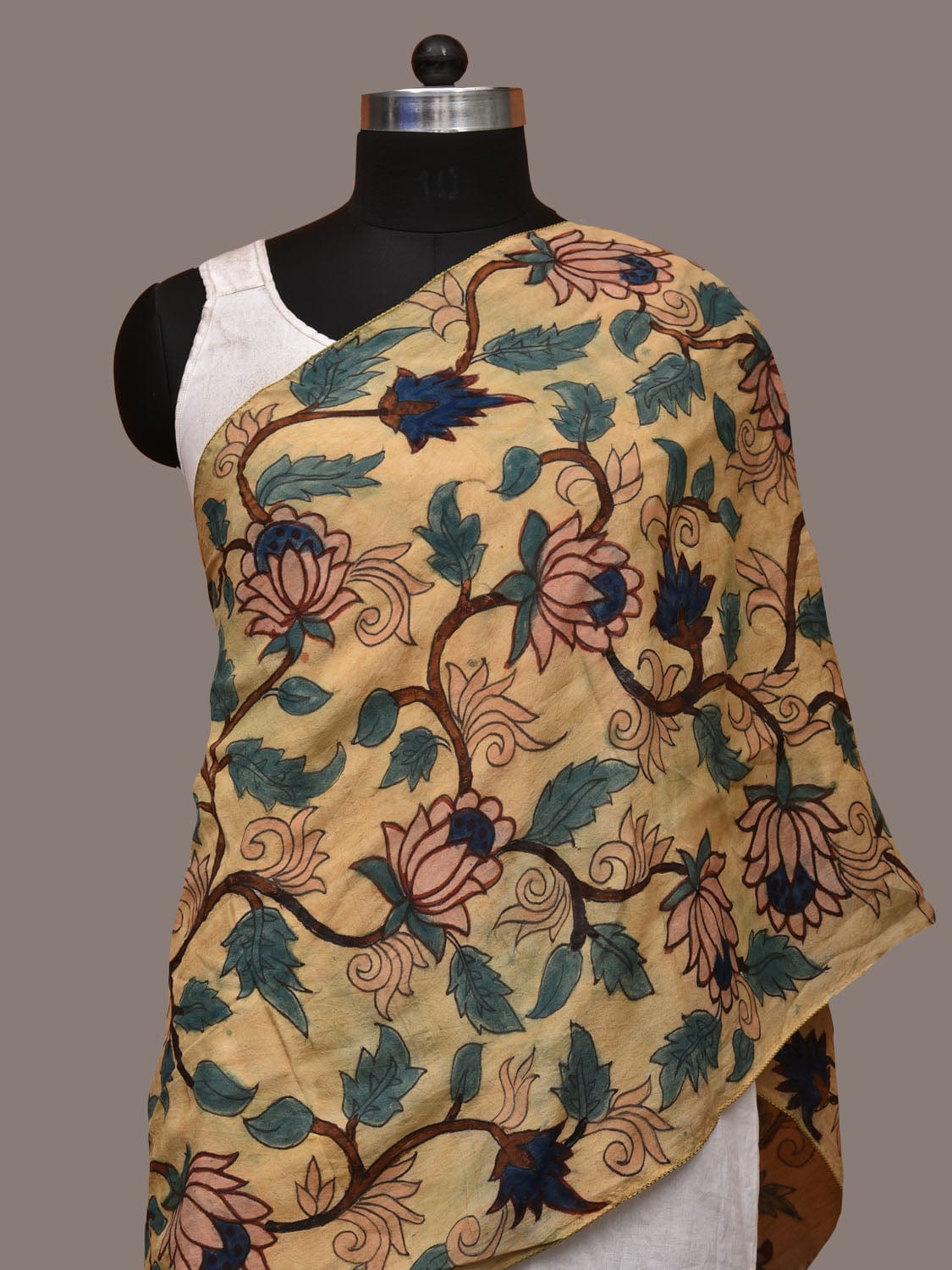 Cream Kalamkari Hand Painted Sico Handloom Stole with Lotus Flowers Design ds3199