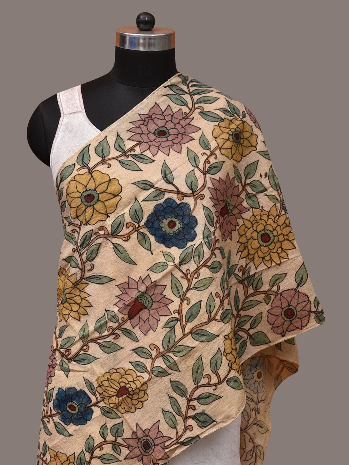 Cream Kalamkari Hand Painted Sico Stole with Floral and Peacocks Design ds3524