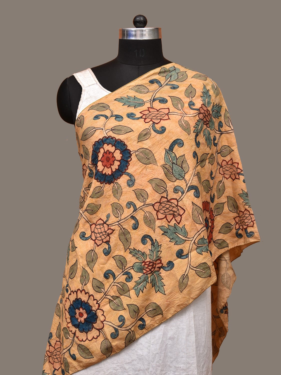 Cream Kalamkari Hand Painted Sico Stole with Floral Design ds3223