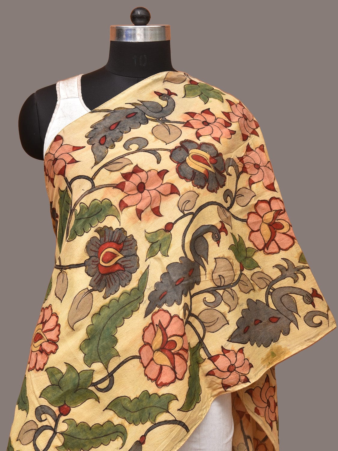 Cream Kalamkari Hand Painted Sico Stole with Floral Design ds3309