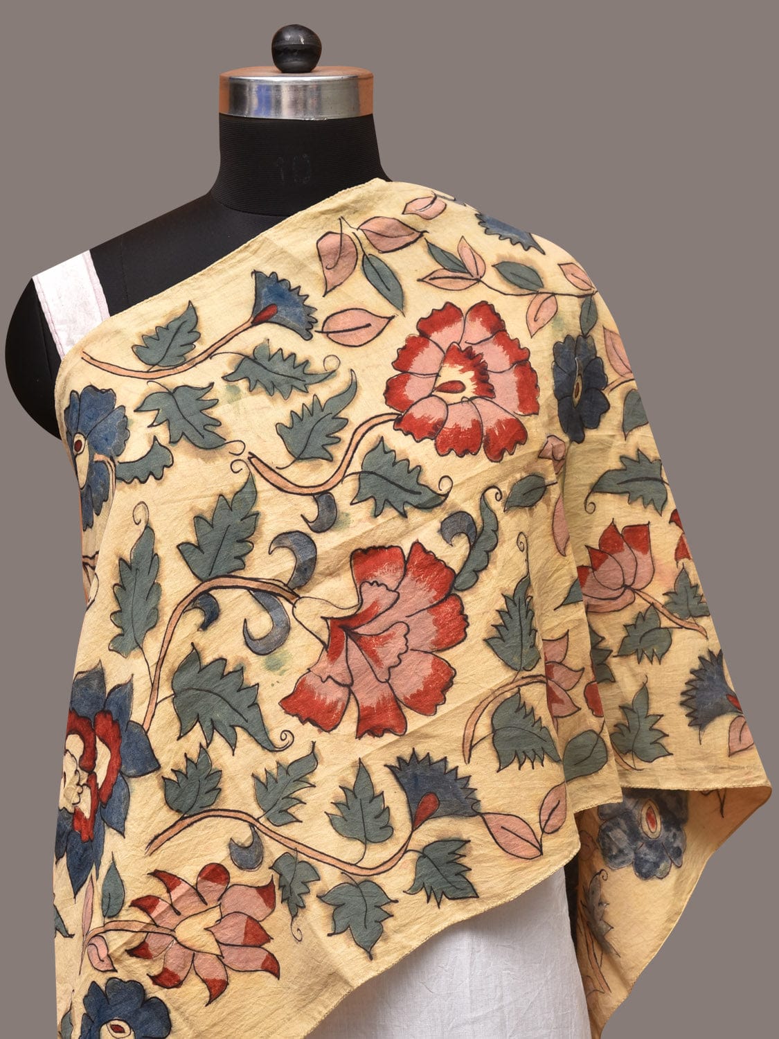 Cream Kalamkari Hand Painted Sico Stole with Floral Design ds3404