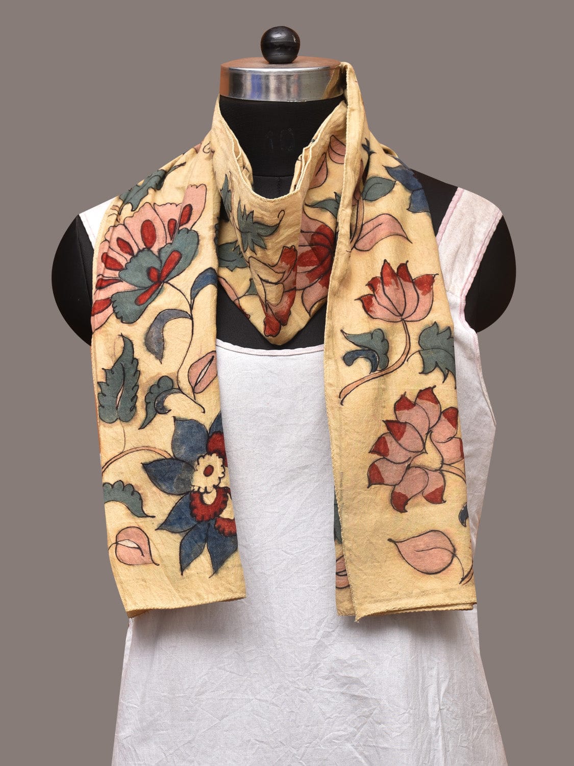 Cream Kalamkari Hand Painted Sico Stole with Floral Design ds3404