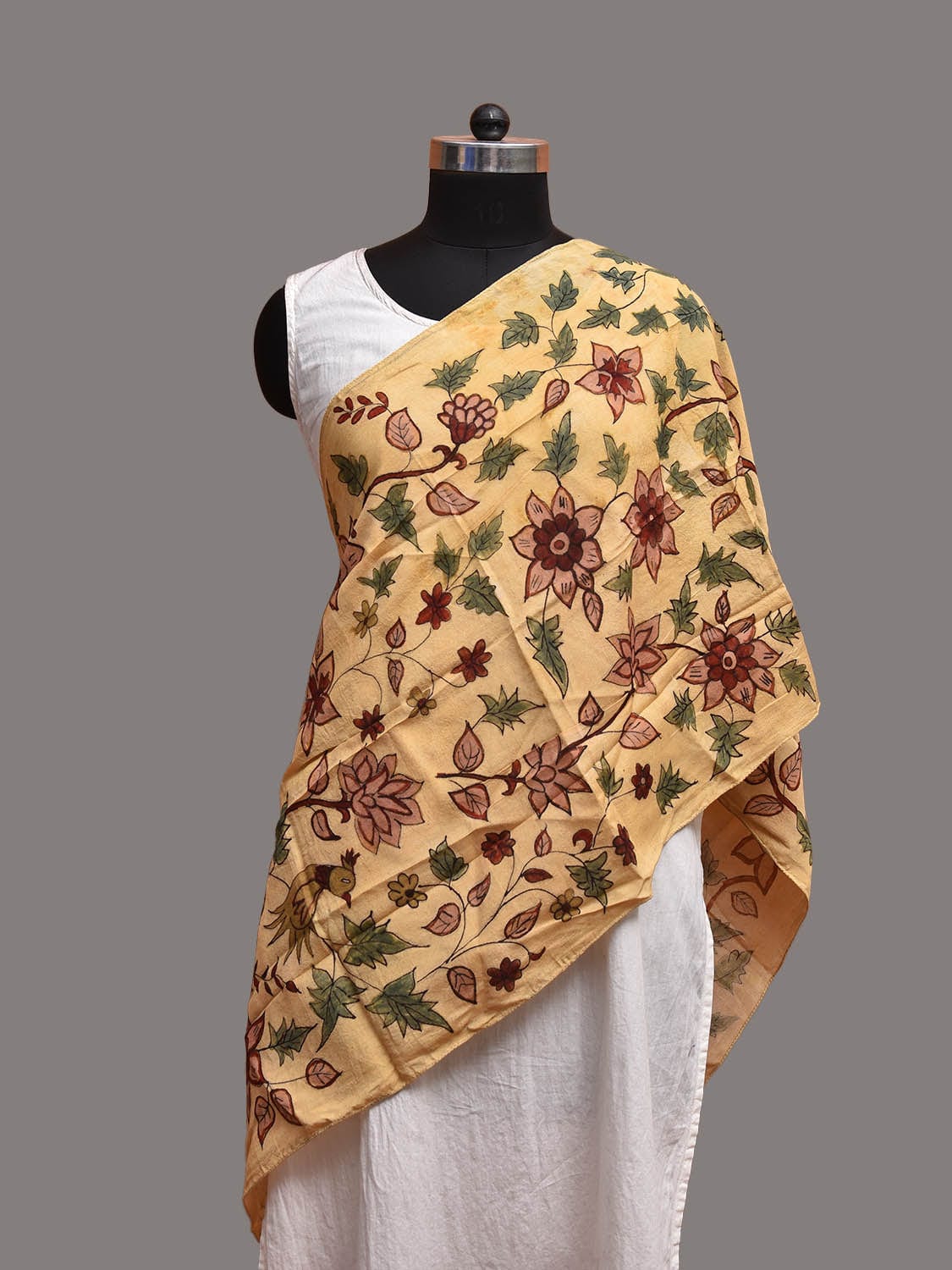 Cream Kalamkari Hand Painted Sico Stole with Floral Design ds3725