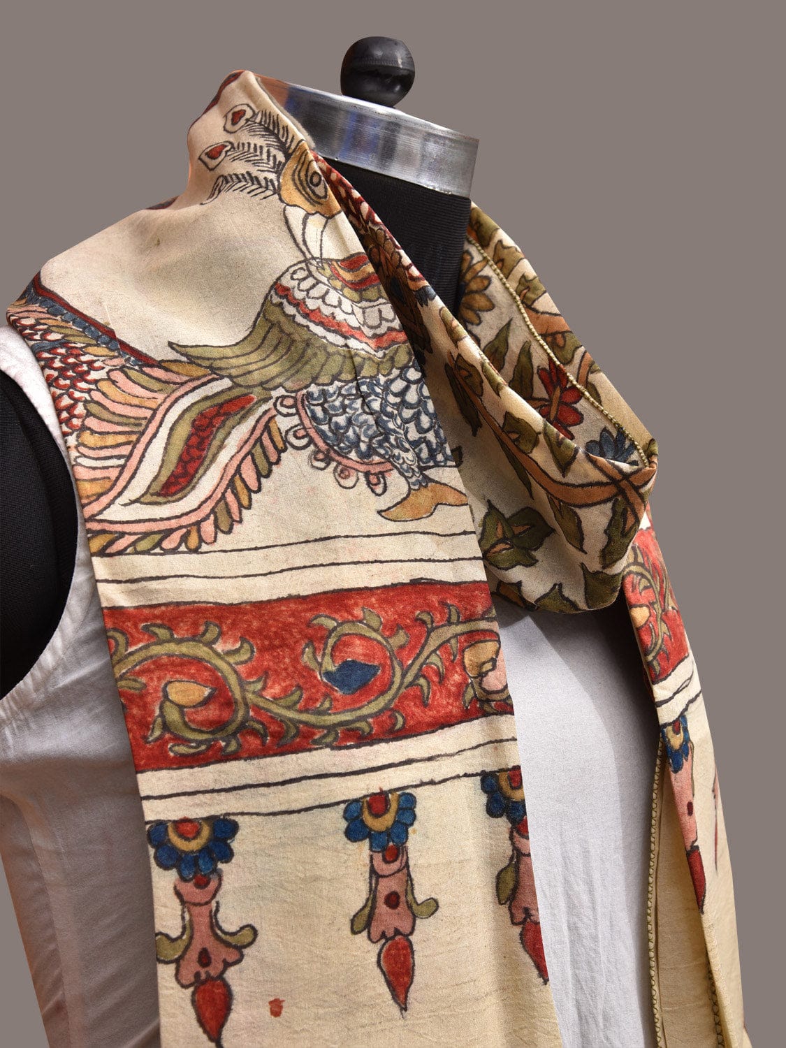 Cream Kalamkari Hand Painted Silk Handloom Stole Peacocks Design ds3615