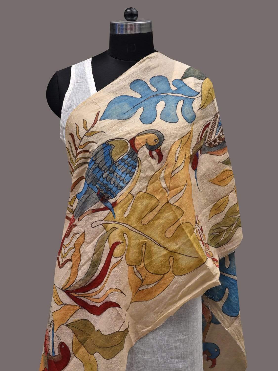 Cream Kalamkari Hand Painted Silk Handloom Stole with Birds and Leaves Design ds2414