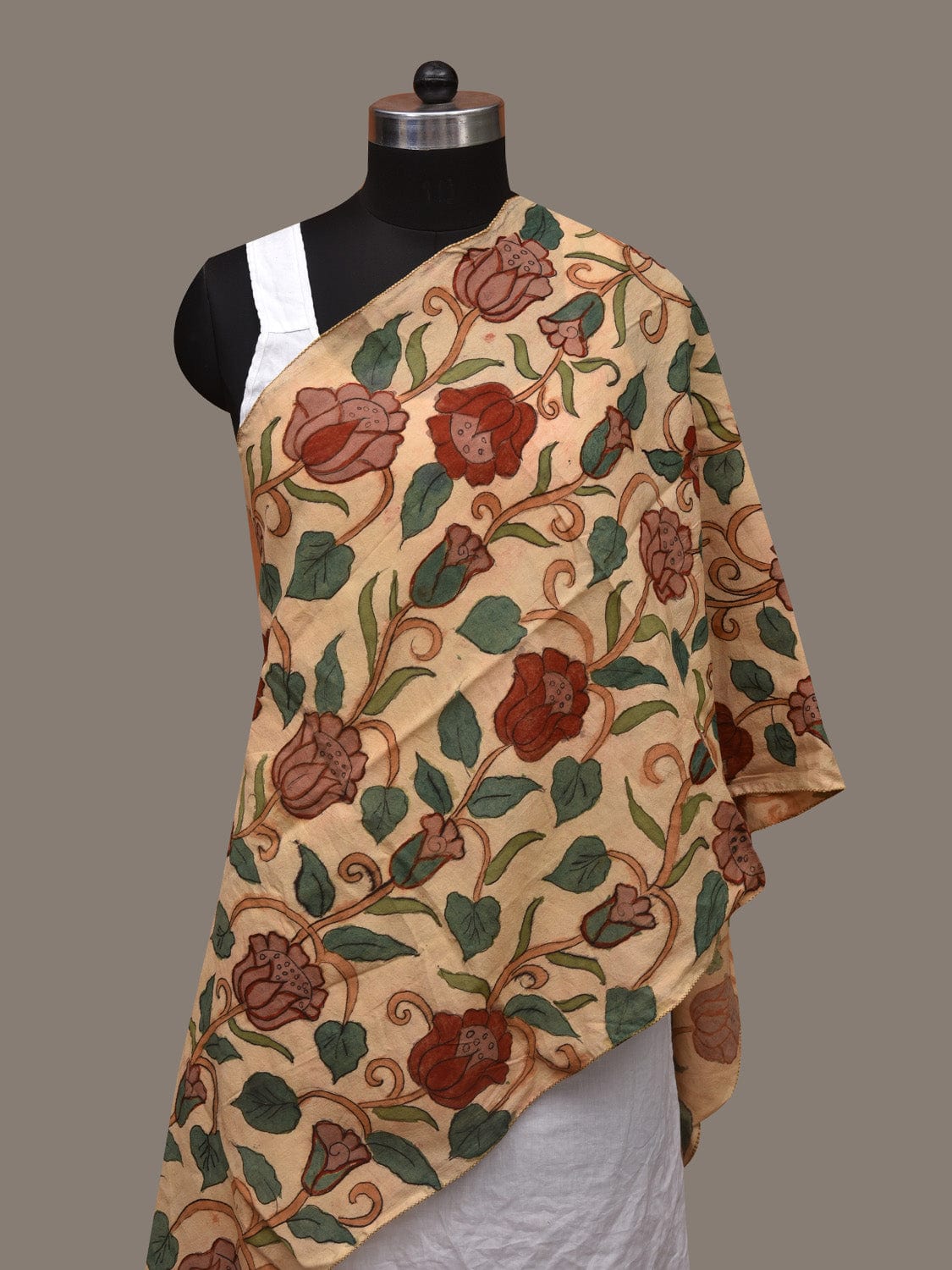 Cream Kalamkari Hand Painted Silk Handloom Stole with Lotus Flowers Design ds3020