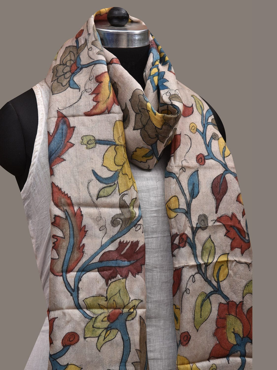 Cream Kalamkari Hand Painted Tussar Handloom Dupatta with Floral Design ds2837