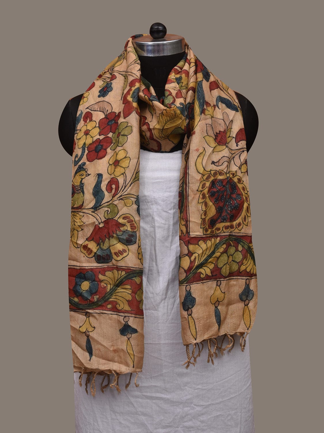 Cream Kalamkari Hand Painted Tussar Handloom Dupatta with Floral Design ds3073