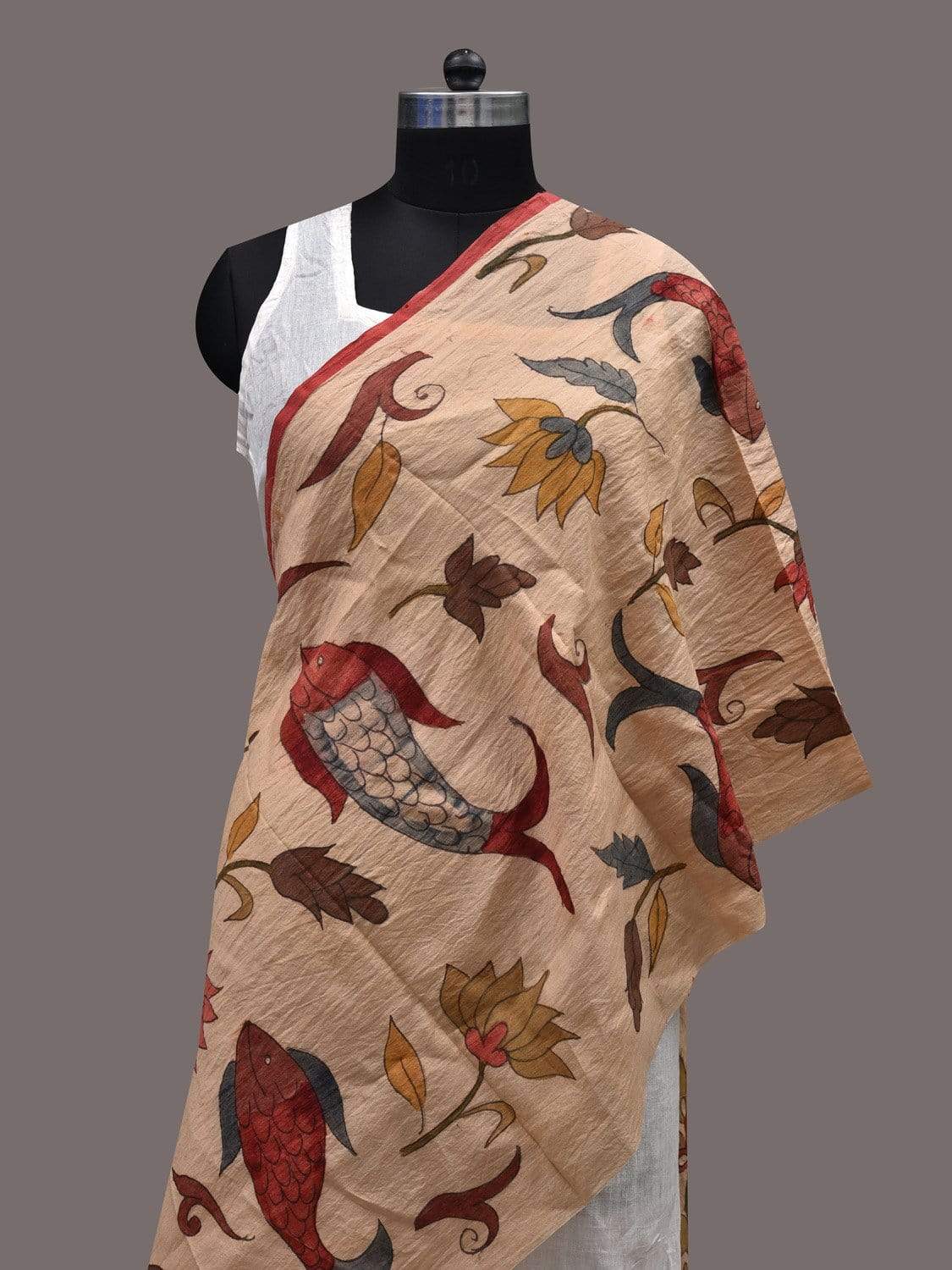 Cream Kalamkari Hand Painted Tussar Handloom Stole with Fishes Design ds2418