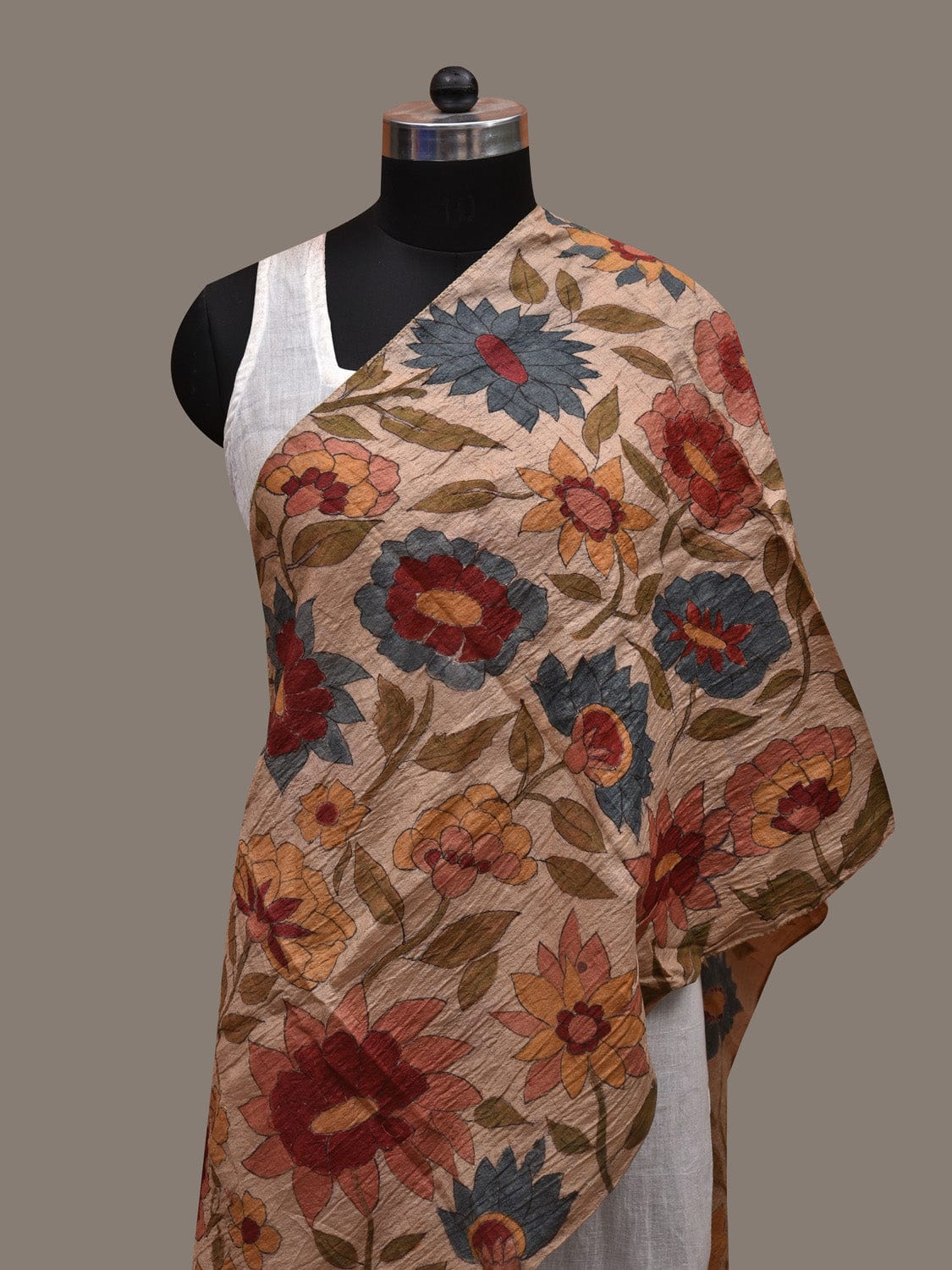 Cream Kalamkari Hand Painted Tussar Handloom Stole with Floral Design ds2761