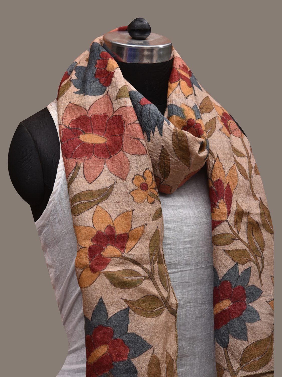 Cream Kalamkari Hand Painted Tussar Handloom Stole with Floral Design ds2761