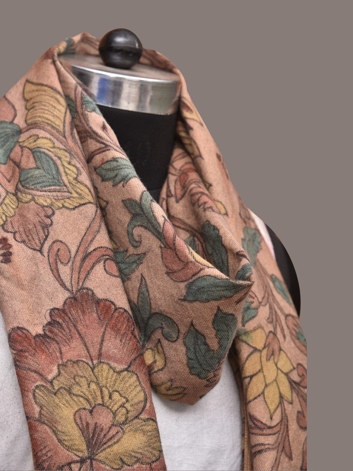 Cream Kalamkari Hand Painted Woolen Handloom Dupatta with Floral Design ds3437