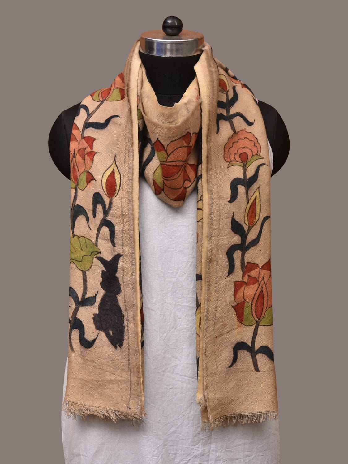 Cream Kalamkari Hand Painted Woolen Handloom Stole with Lotus and Fish Design ds3530