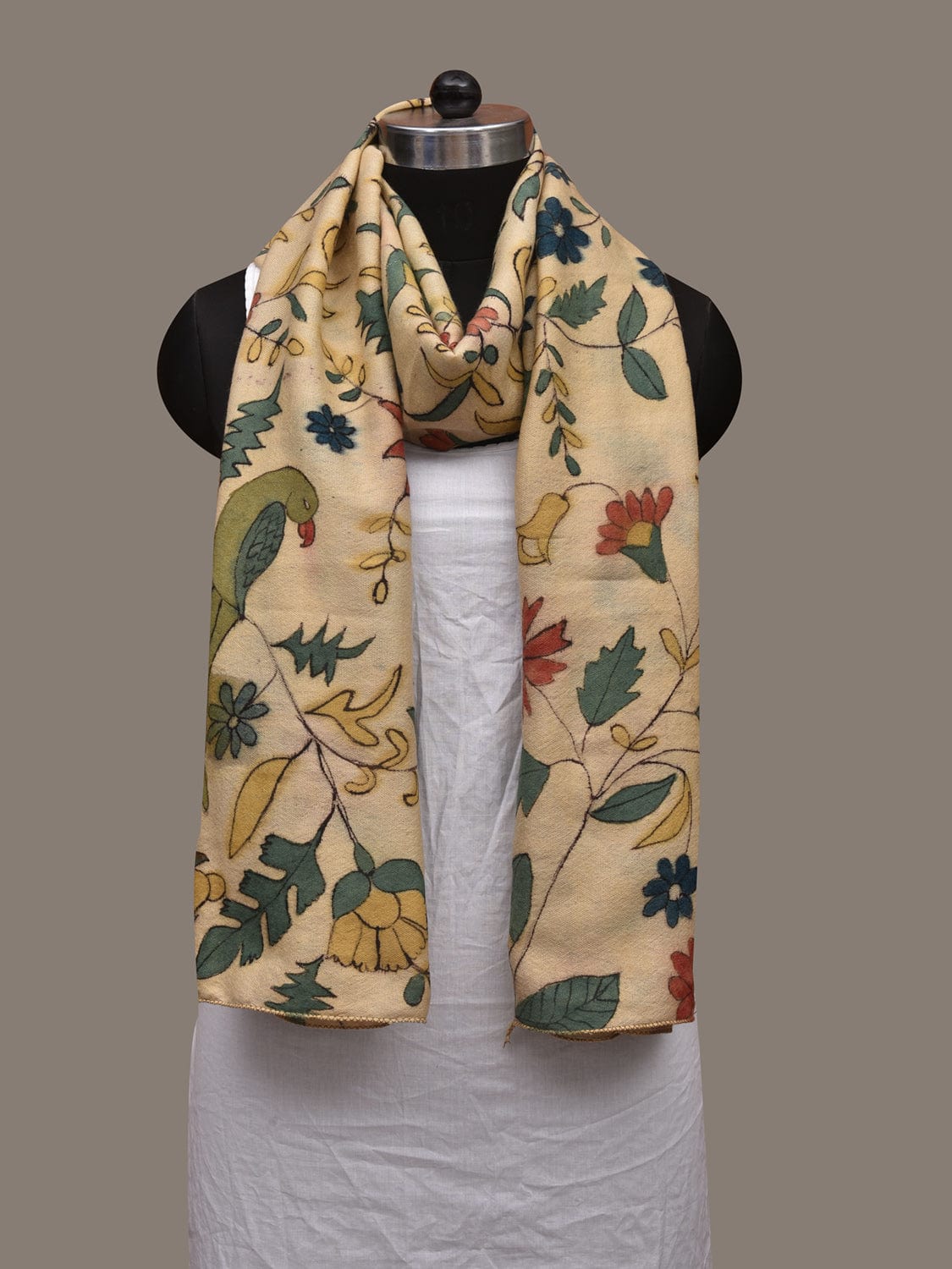Cream Kalamkari Hand Painted Woolen Handloom Stole with Parrots and Floral Design ds3045