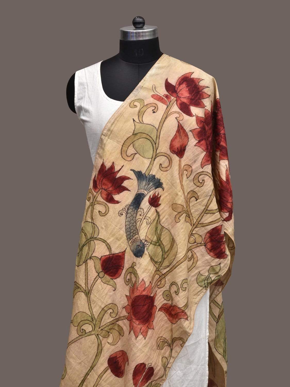 Cream Kalamkari Hand Printed Silk Handloom Stole with Lotus and Fishes Design ds2250