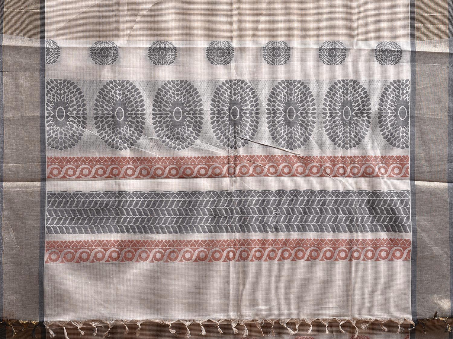 Cream Kanchipuram Cotton Saree with Chakra Buta and Pallu Design k0842