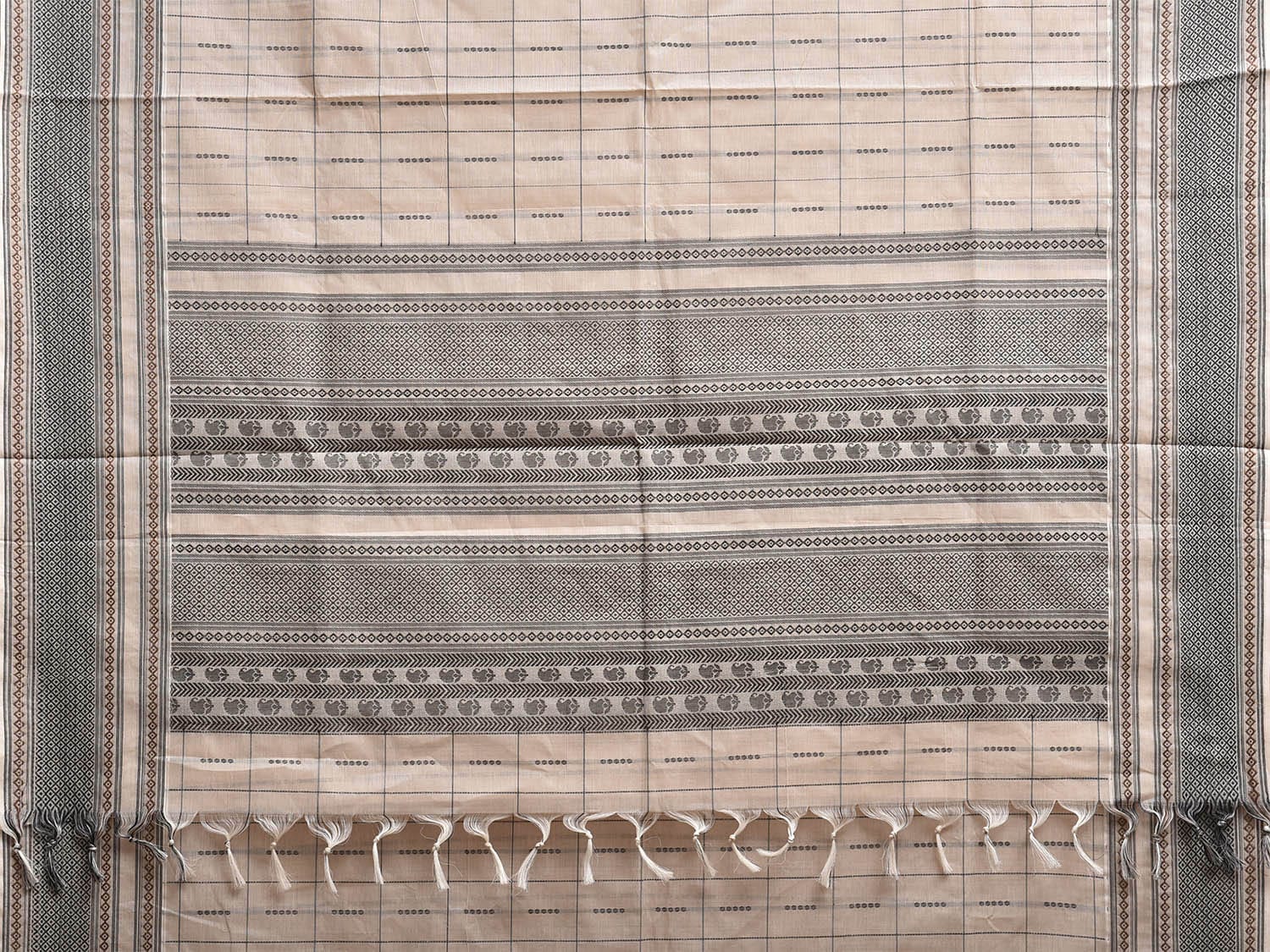 Cream Kanchipuram Cotton Saree with Checks and Border-Pallu Design k0848