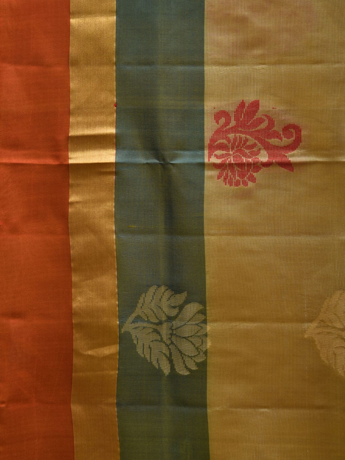 Cream Silk Handloom Saree with Kanchi Buta and Pallu Design o0298