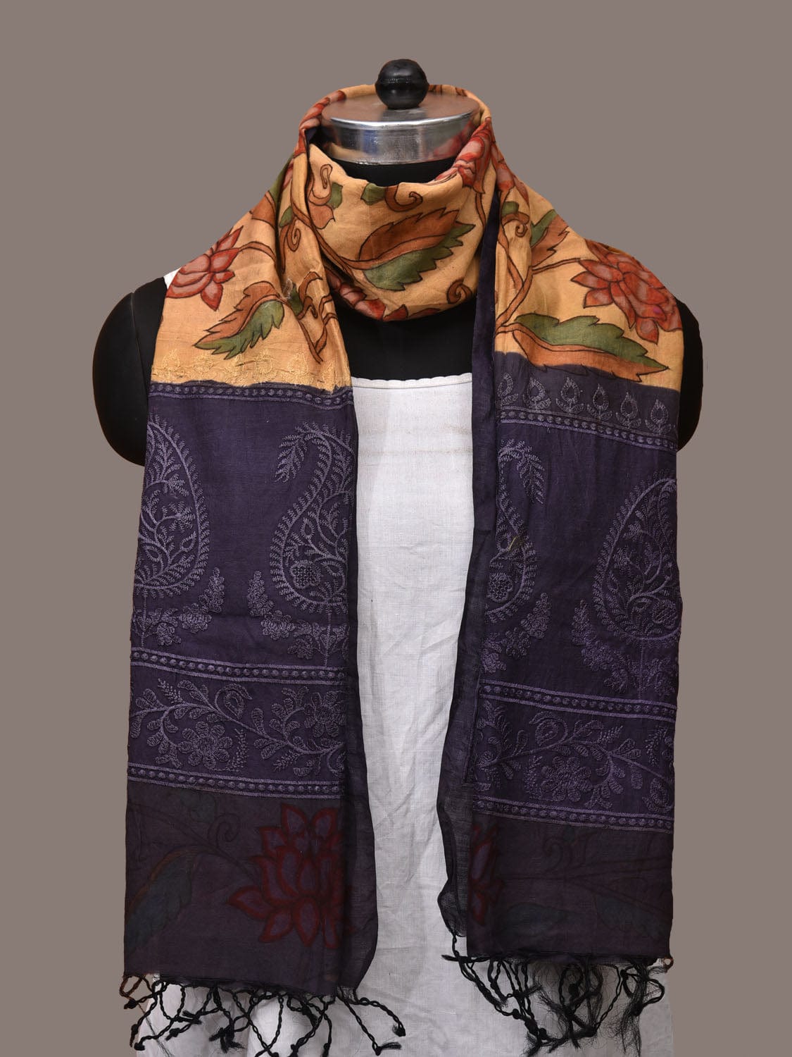 Dark Blue and Cream Kalamkari Hand Painted Kanchipuram Silk Handloom Stole with Lotus and Embroidary Design ds3177