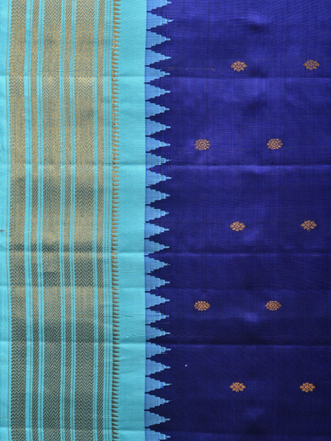 Dark Blue and Light Blue Gadwal Silk Handloom Saree with Mango Pallu and Temple Border Design g0310
