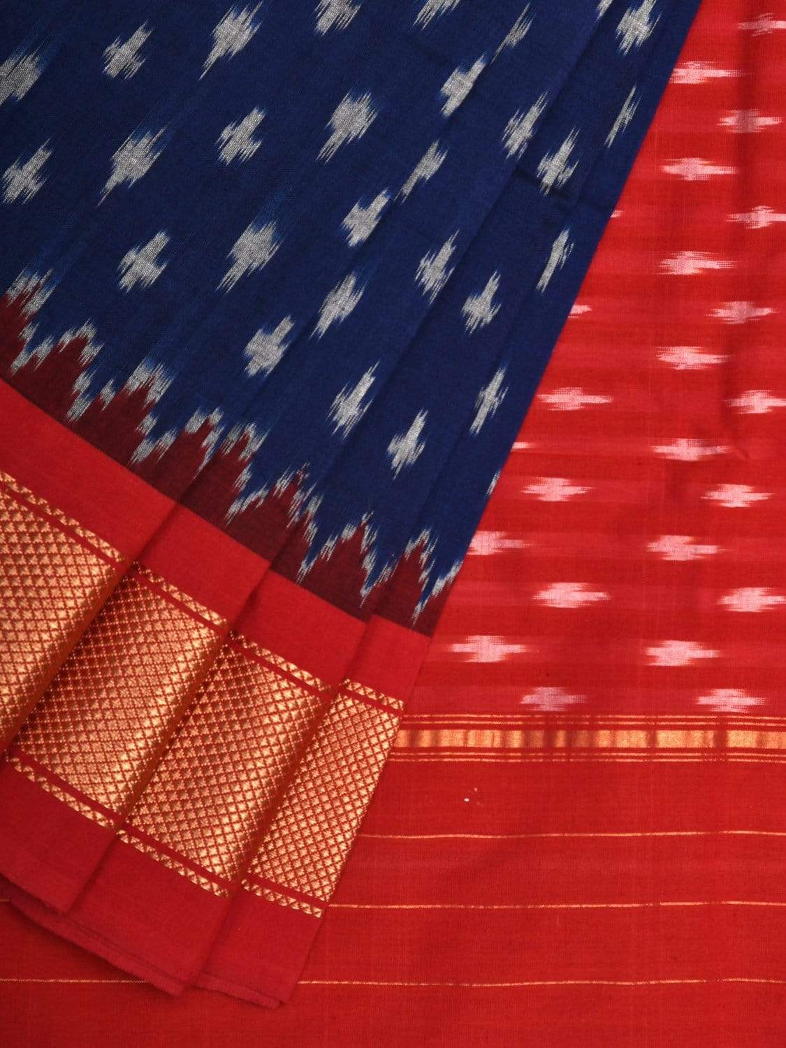 Dark Blue and Red Pochampally Ikat Cotton Handloom Saree with Zari Border Design i0629