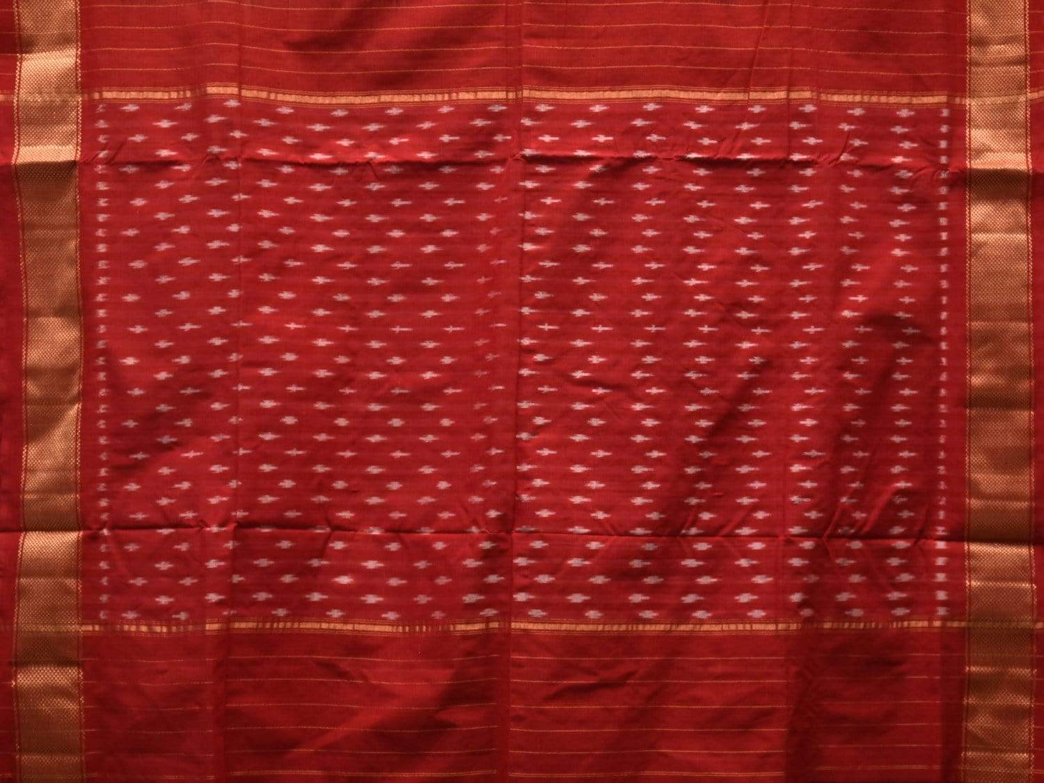 Dark Blue and Red Pochampally Ikat Cotton Handloom Saree with Zari Border Design i0629