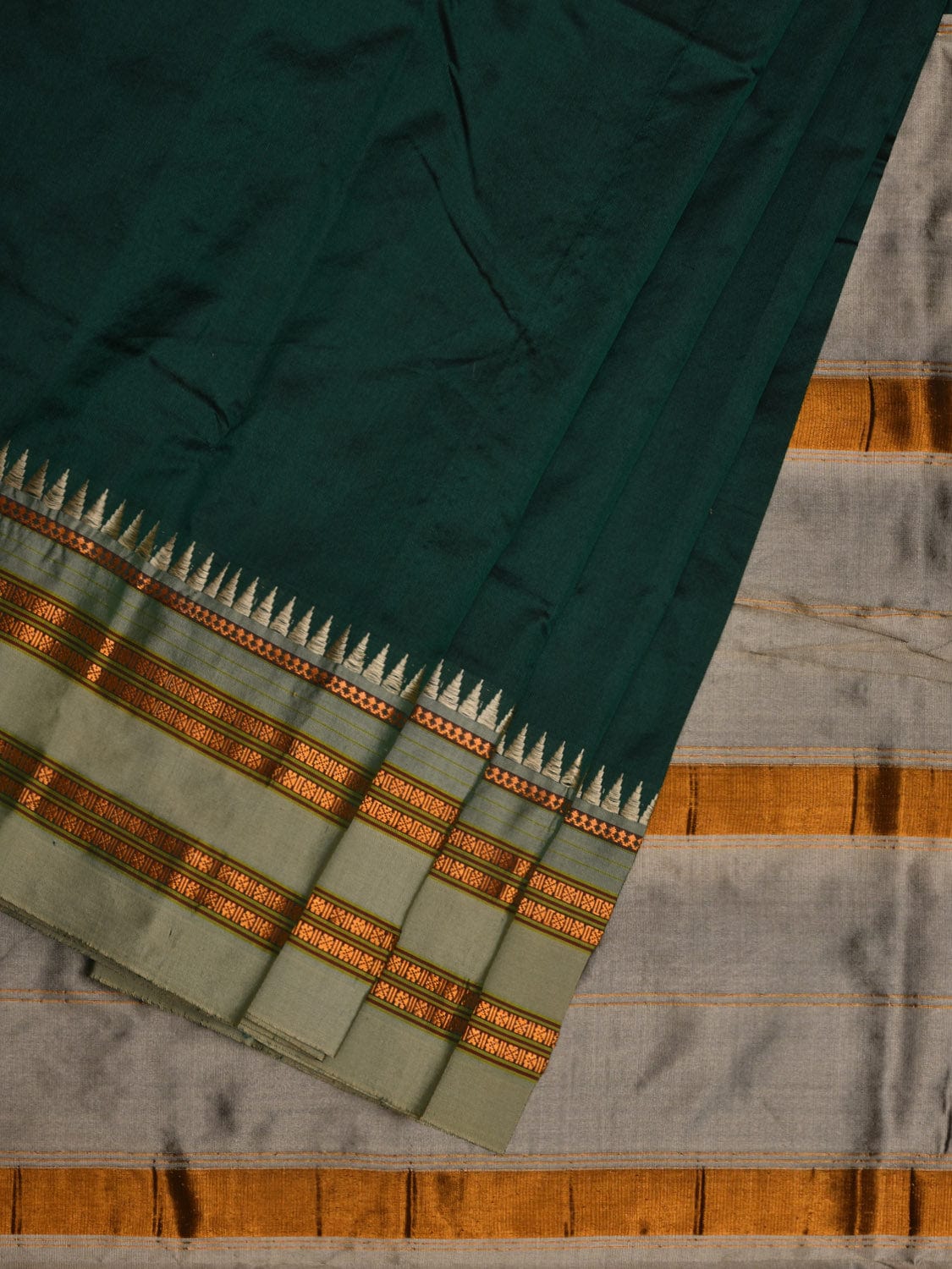 Dark Green and Cream Narayanpet Silk Handloom Plain Saree with Traditional Border Design No Blouse np0574