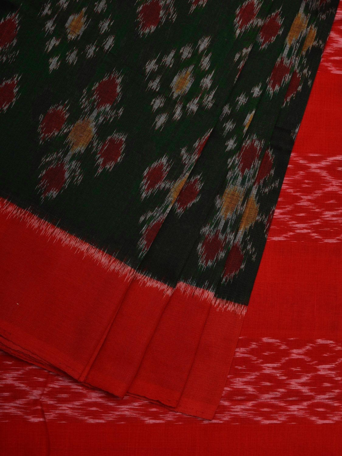 Dark Green and Red Pochampally Ikat Cotton Handloom Saree with All Over Design i0684