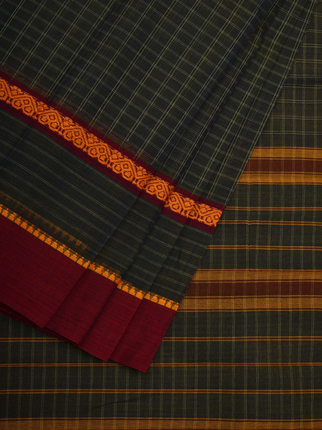Dark Green Narayanpet Cotton Handloom Plain Saree with Checks Design No Blouse np0557