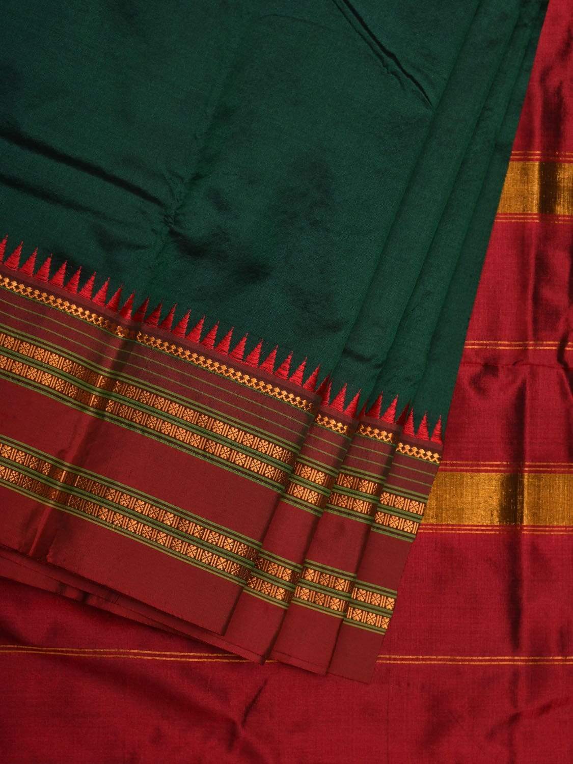 Dark Green Narayanpet Silk Handloom Plain Saree with Traditional Border Design No Blouse np0487